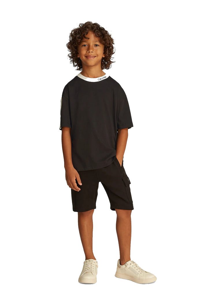 T-shirt bambino Calvin Klein Jeans nera in cotone