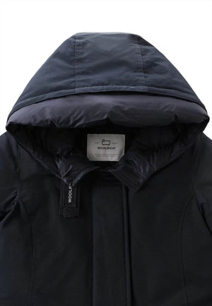 Giubbino bambina Woolrich kids Arctic Parka blu in tessuto Ramar Cloth | ViaMonte Shop